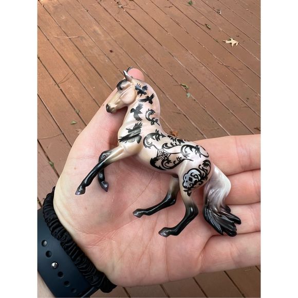 Breyer Mini Nevermore - Picture 4 of 6